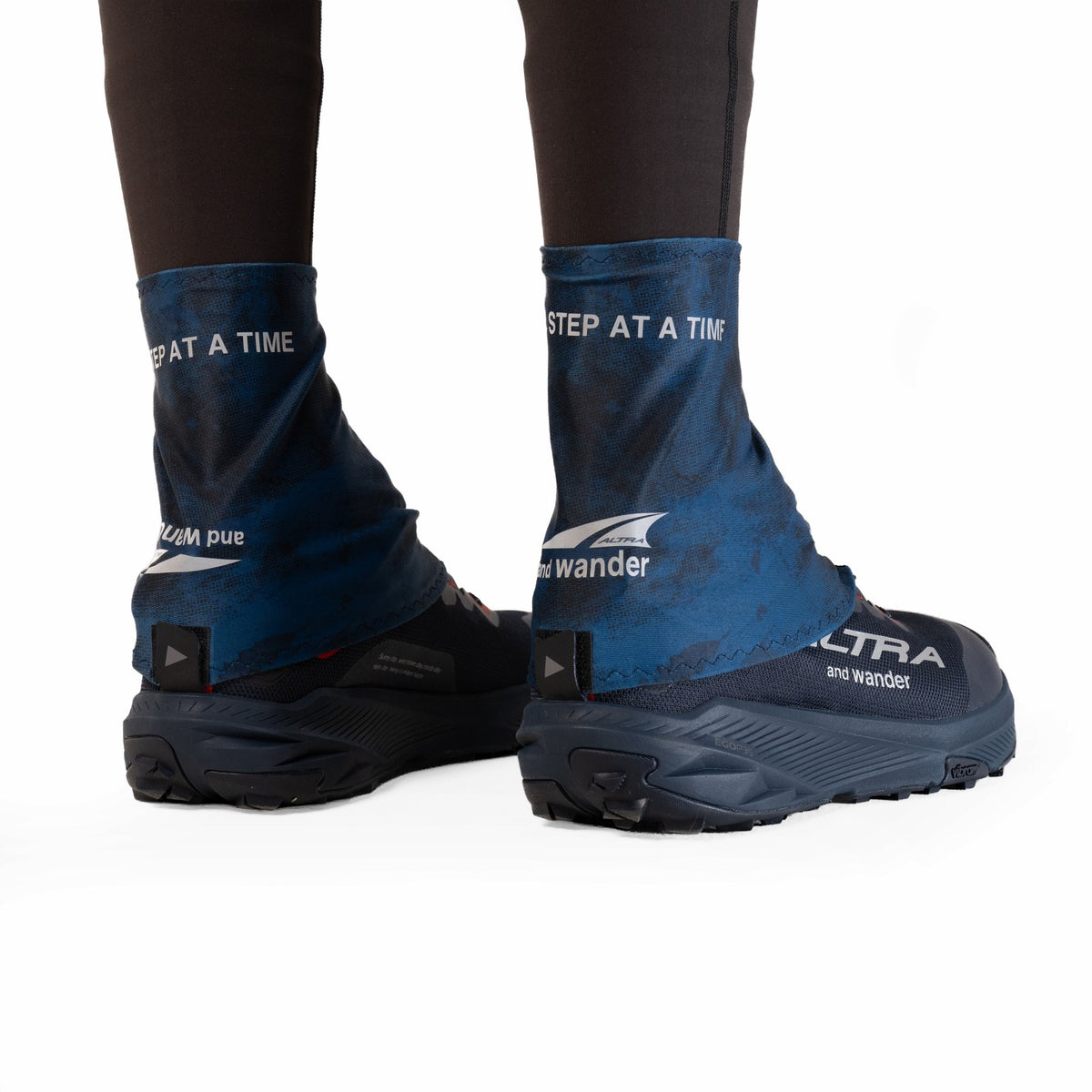 Trail Gaiter X and wander | Altra Running Featured